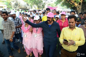 Celebs At Breast Cancer Awareness Walk